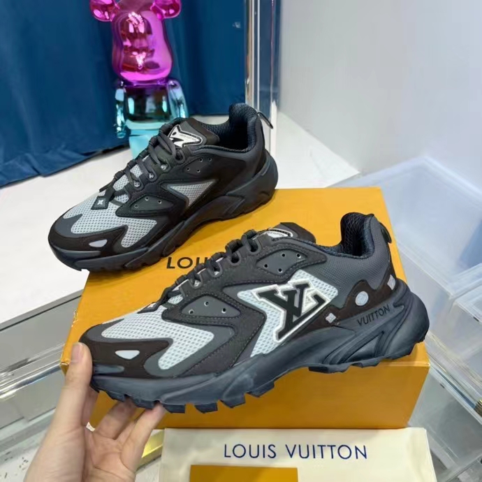 Louis Vuitton Runner Tatic Sneaker(Upon UK Size) - FashionPlug