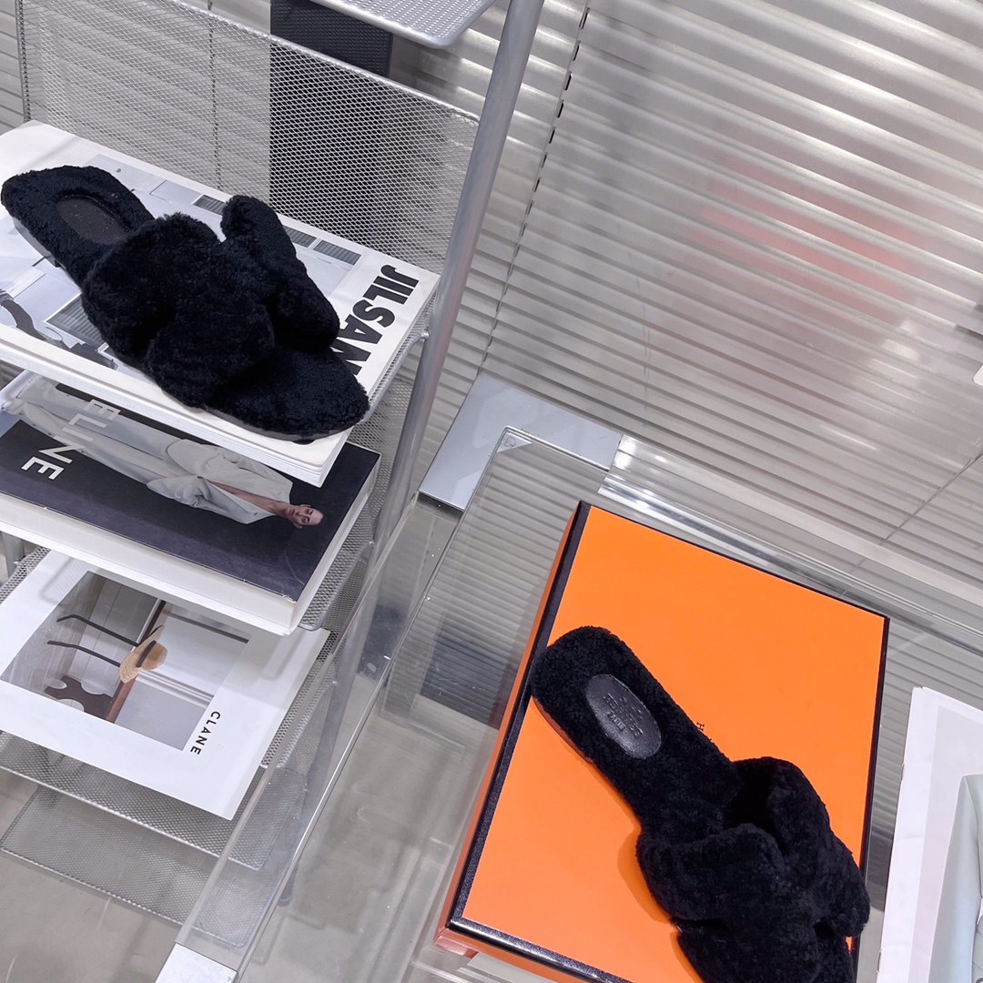 Hermes Oran Sandal - FashionPlug