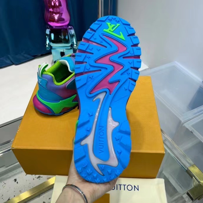 Louis Vuitton Runner Tatic Sneaker(Upon UK Size) - FashionPlug