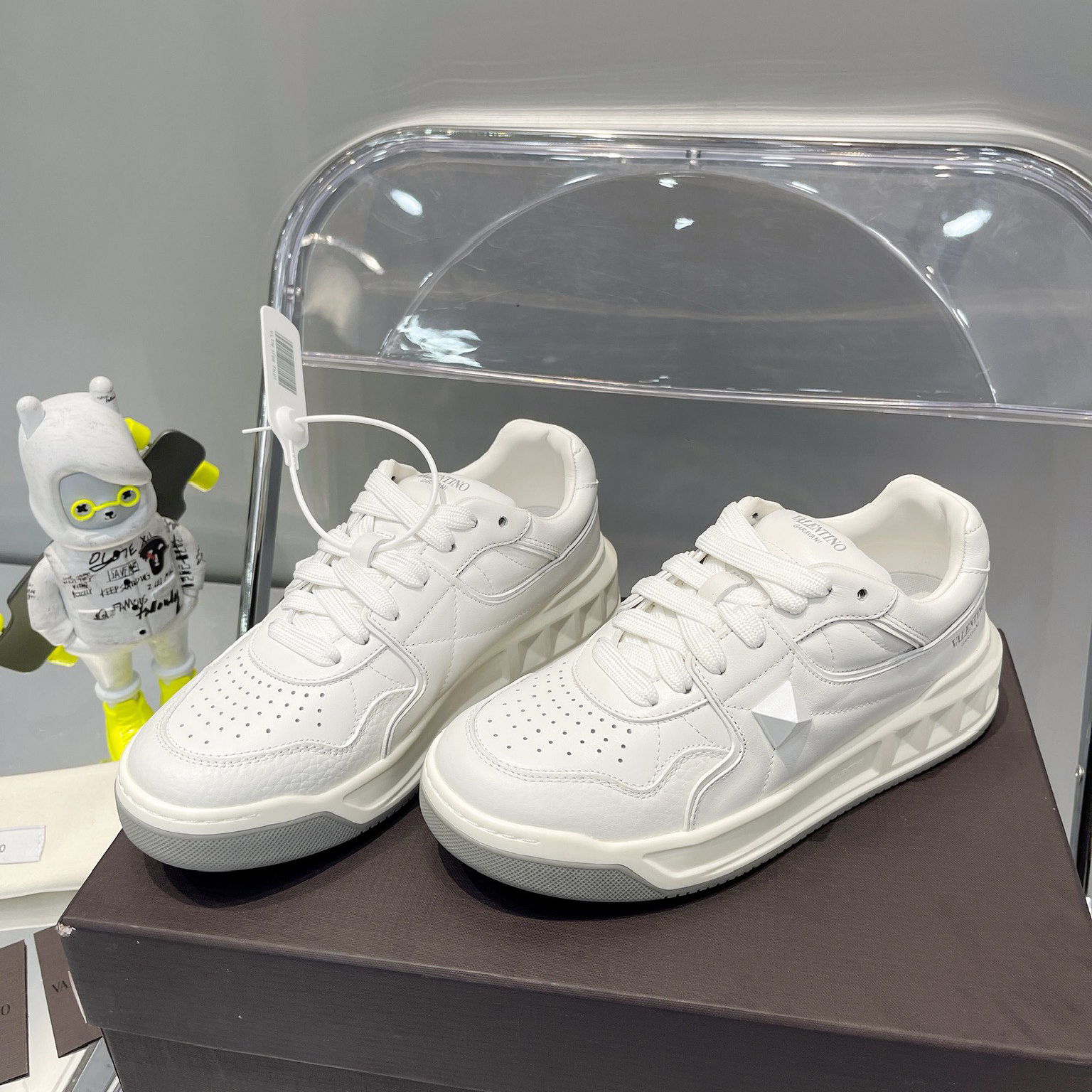 Valenti One Stud Low-Top Calfskin Sneaker - FashionPlug