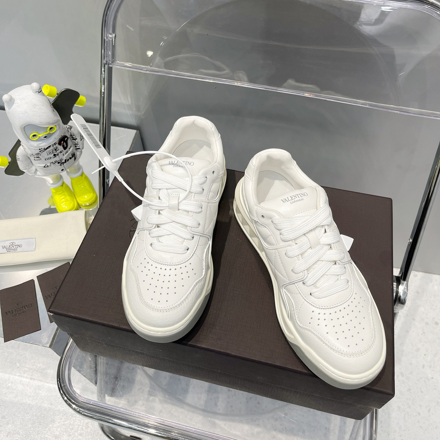 Valenti One Stud Low-Top Calfskin Sneaker - FashionPlug