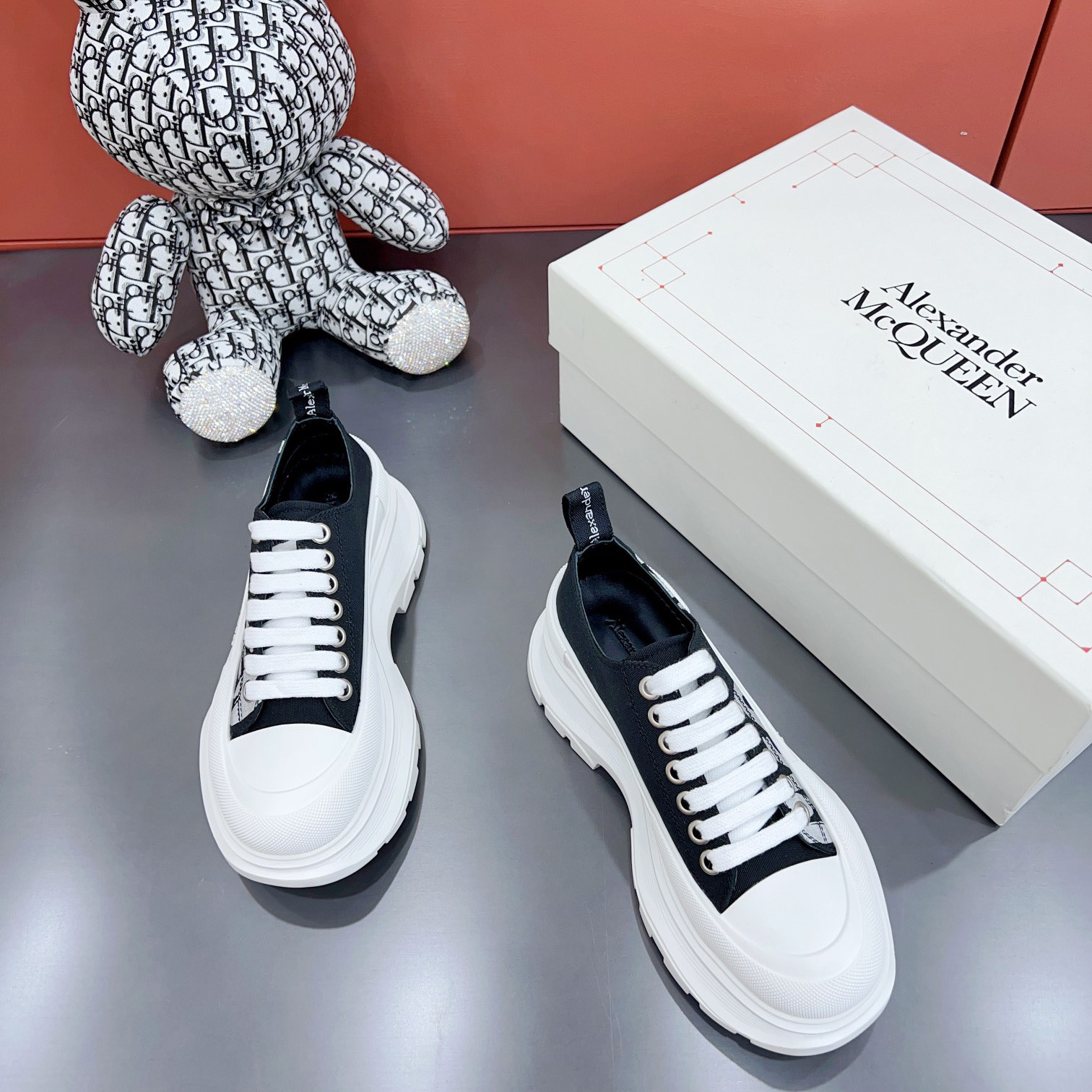Alexander Mqueen Tread Slick Lace-up In Black - FashionPlug