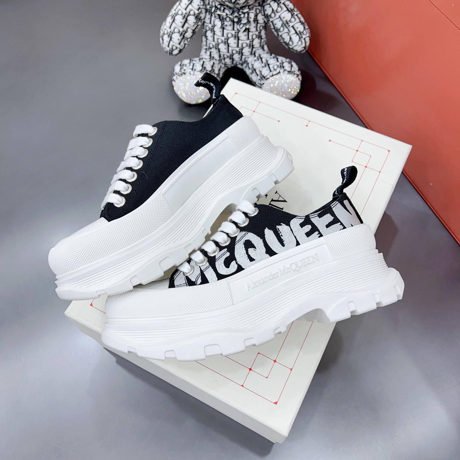 Alexander Mqueen Tread Slick Lace-up In Black - FashionPlug
