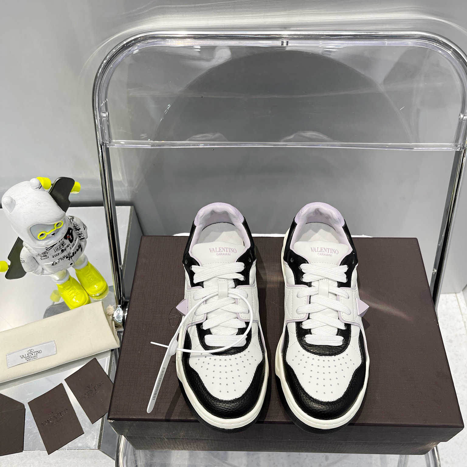 Valenti One Stud Low-Top Calfskin Sneaker - FashionPlug