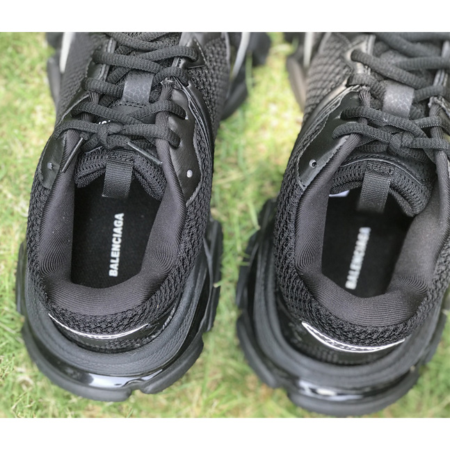Balenciaga Phantom Trainer Low-Top Sneaker Black/White  - FashionPlug