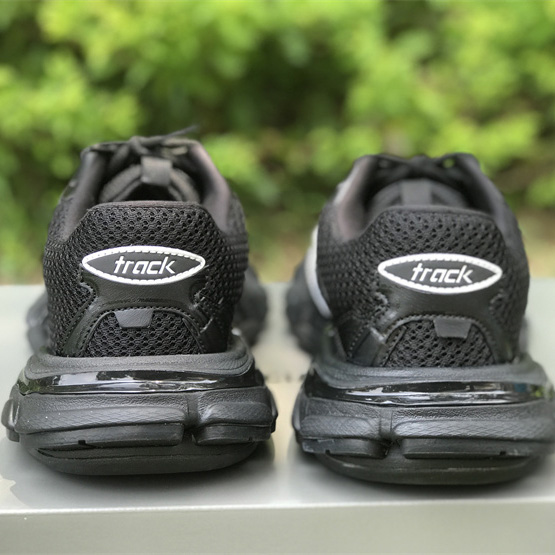 Balenciaga Phantom Trainer Low-Top Sneaker Black/White  - FashionPlug