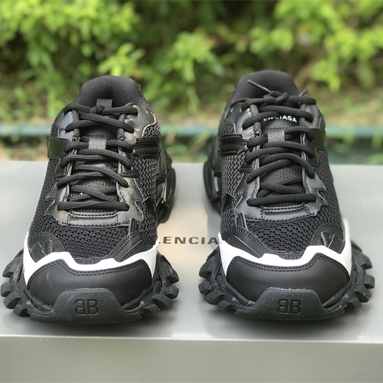 Balenciaga Phantom Trainer Low-Top Sneaker Black/White  - FashionPlug