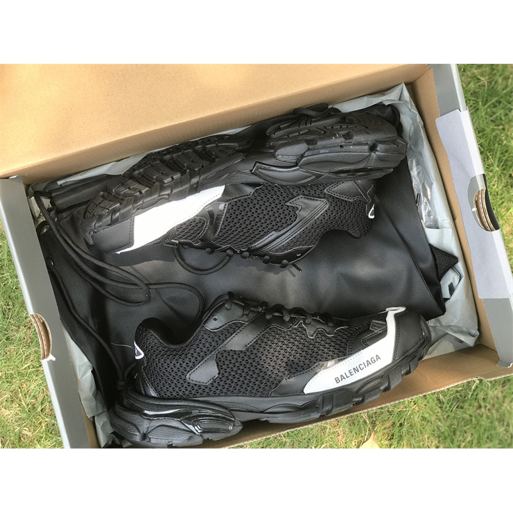 Balenciaga Phantom Trainer Low-Top Sneaker Black/White  - FashionPlug