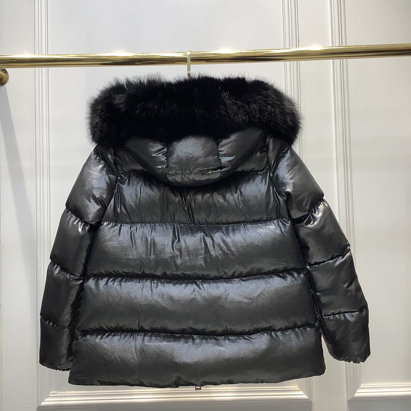 Moncler Laiche Short Down Jacket - FashionPlug