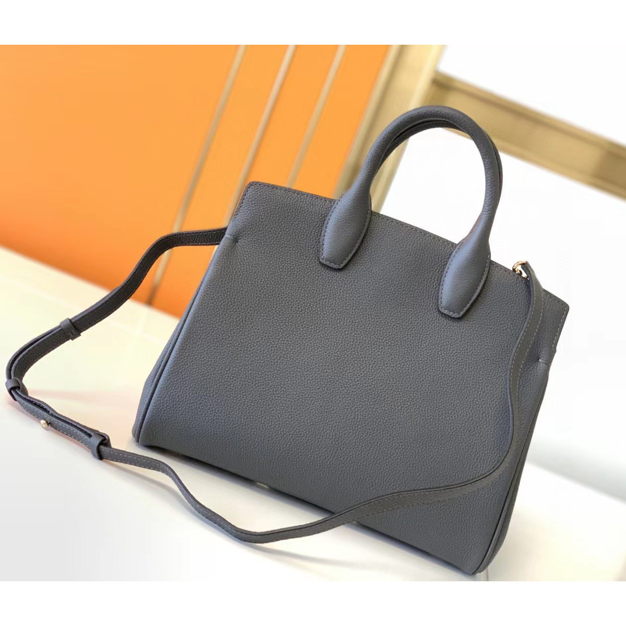 Ferragamo Studio Soft Bag(29-25-14.5cm)   21H159 - FashionPlug