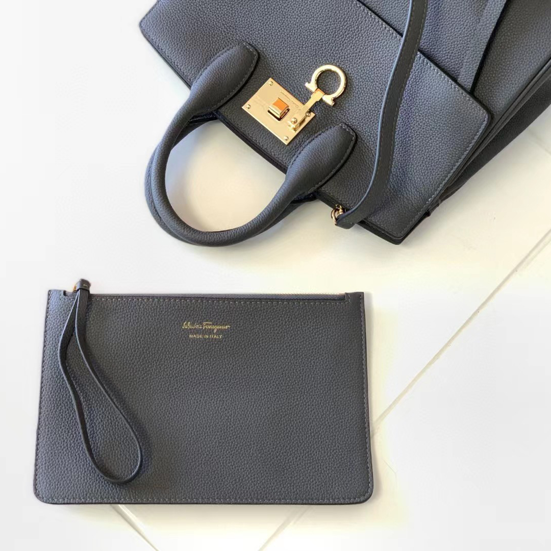 Ferragamo Studio Soft Bag(29-25-14.5cm)   21H159 - FashionPlug