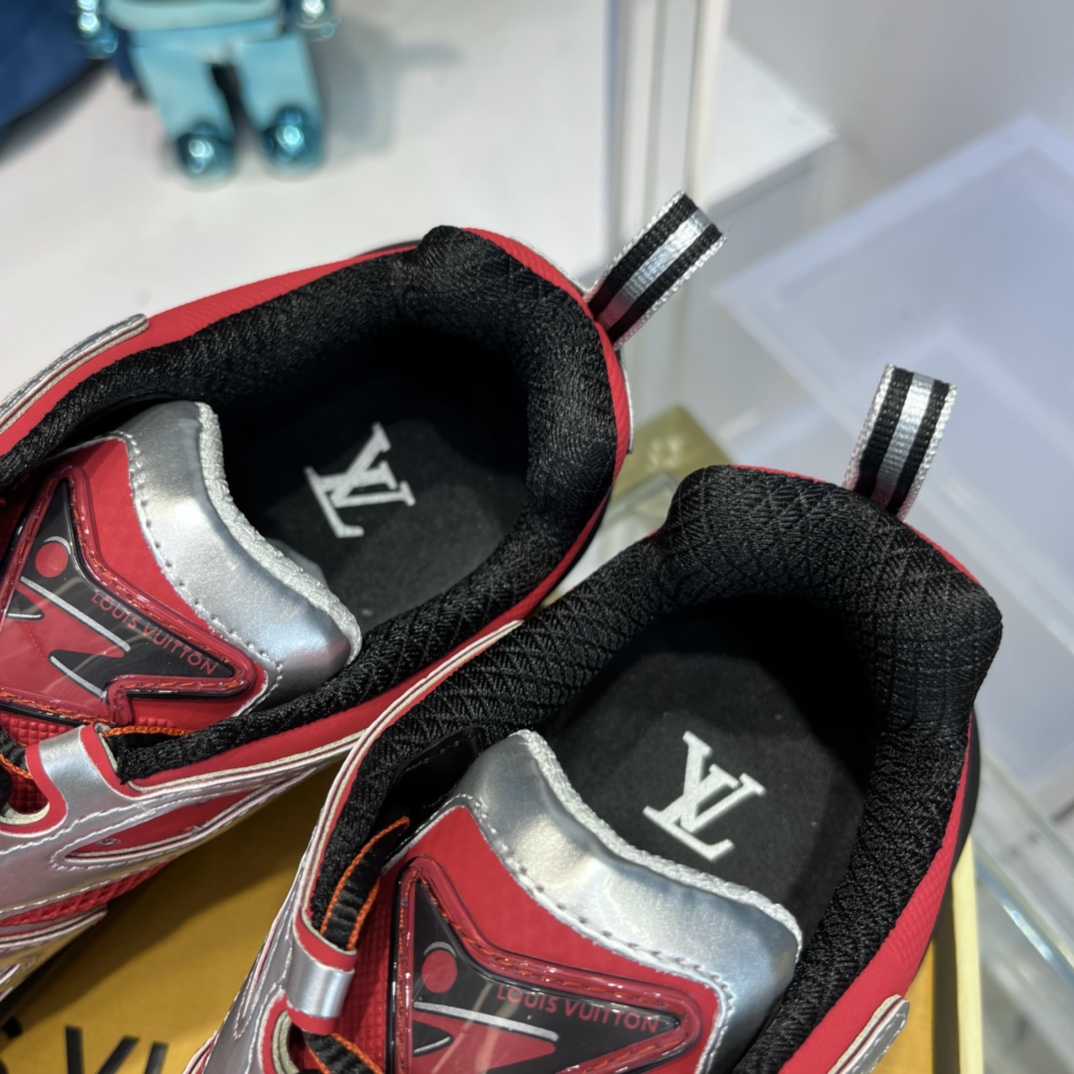 Louis Vuitton  LV Runner Tatic Sneaker     1AA39A - FashionPlug