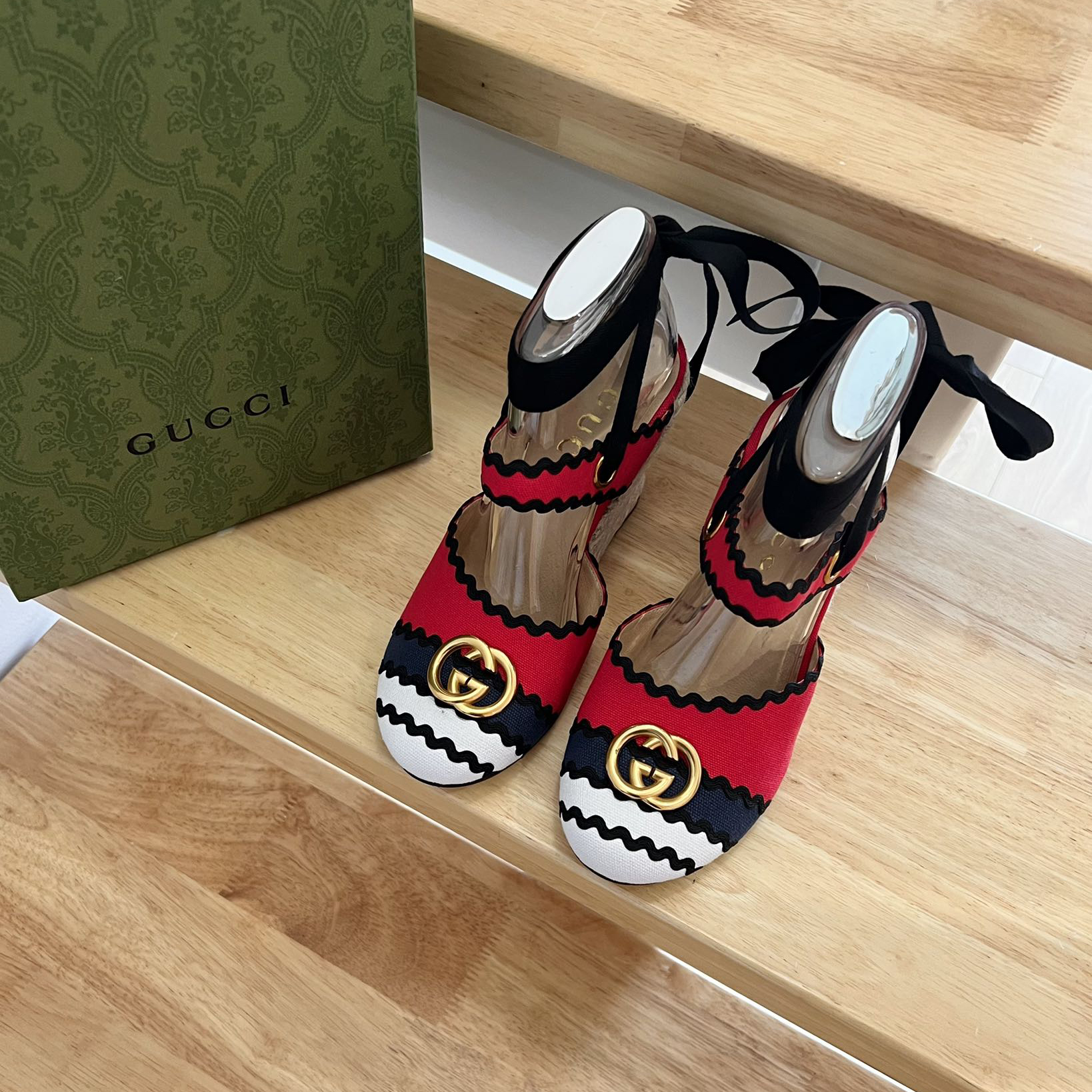 Gucci Women's Platform Espadrilles - FashionPlug