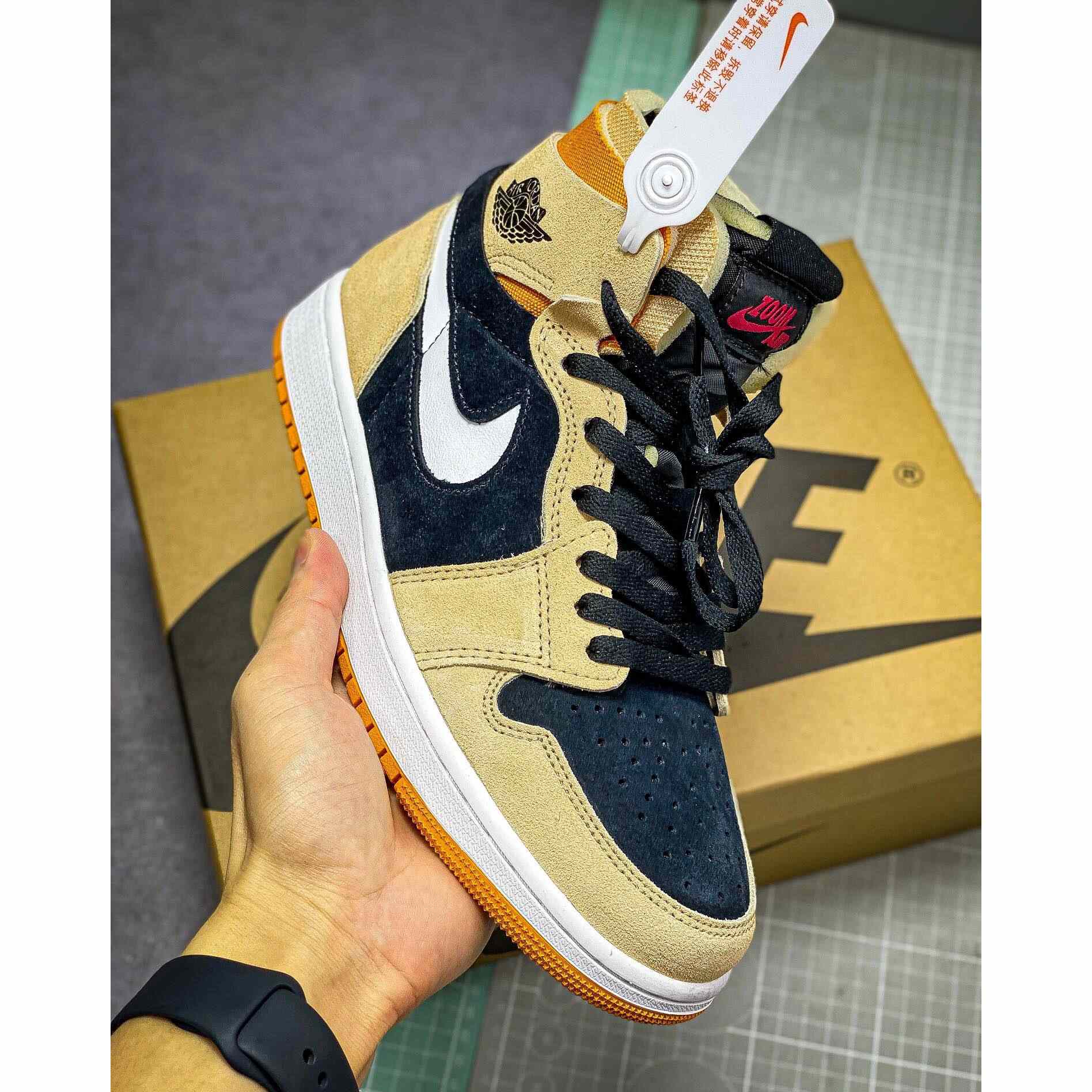 Air Jordan 1 Zoom CMFT AJ1  Sneaker    CT0978-200 - FashionPlug