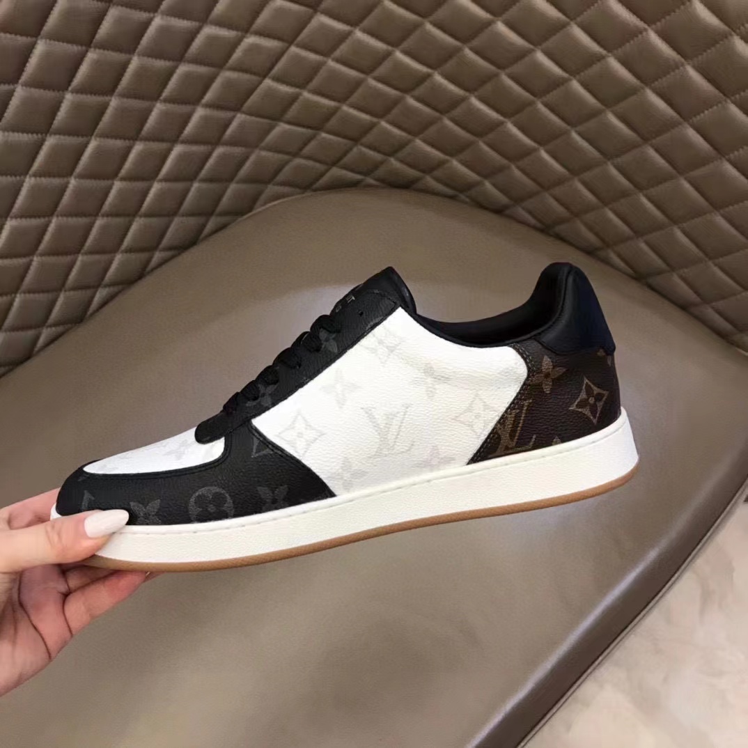 Louis Vuitton Rivoli Sneaker   1A8WGA - FashionPlug
