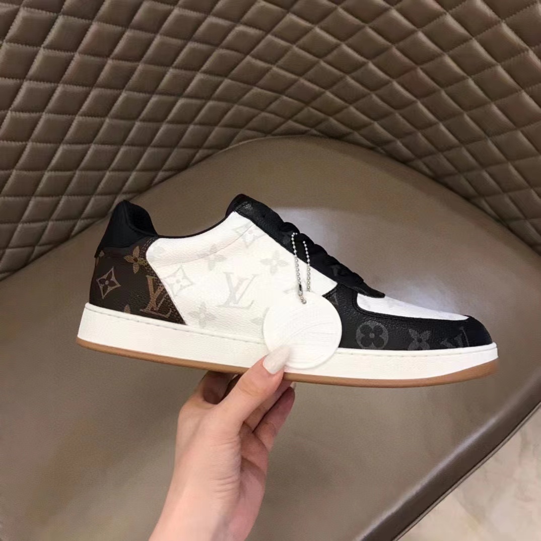 Louis Vuitton Rivoli Sneaker   1A8WGA - FashionPlug