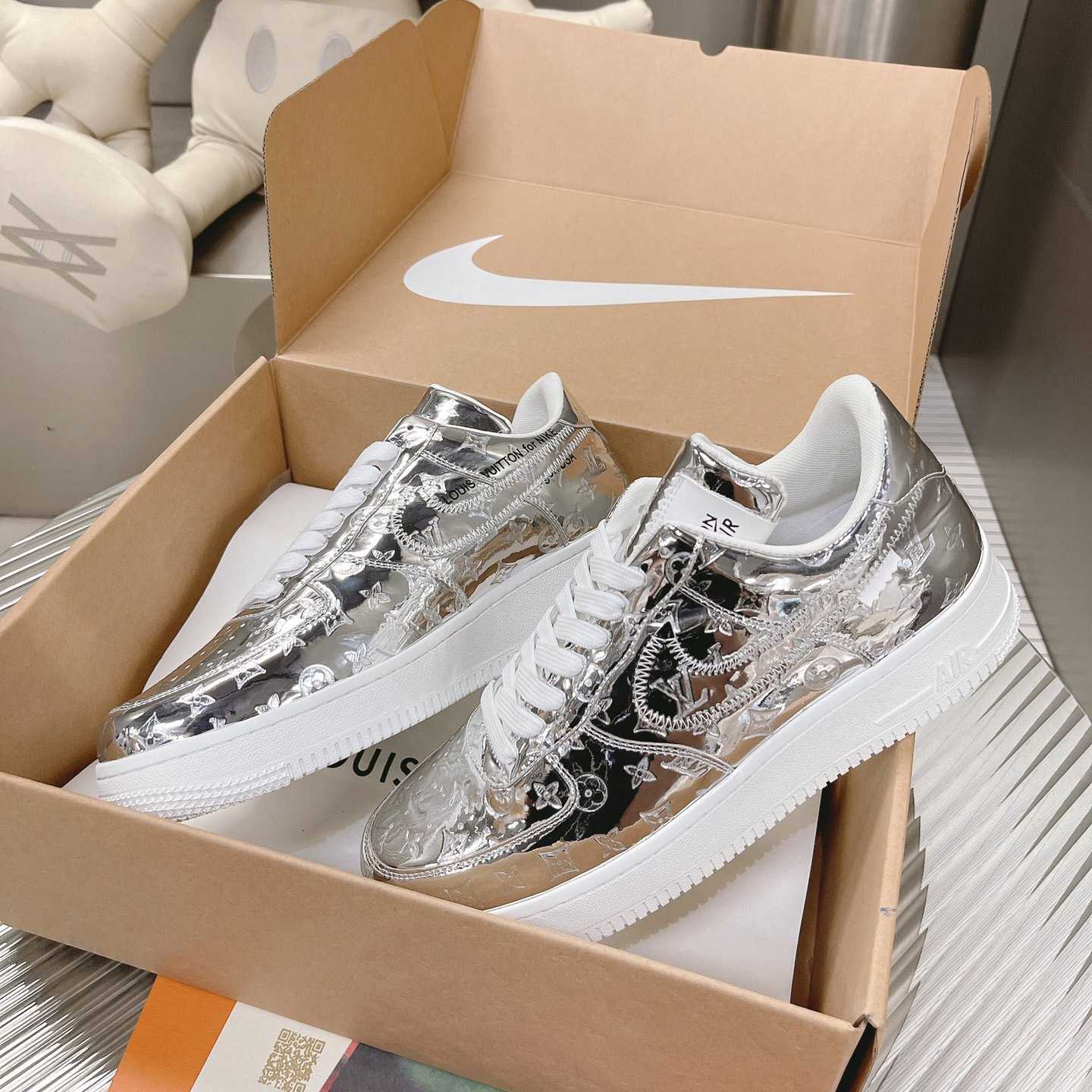 Louis Vuitton x Air Jordan1 Low AJ1 Sneaker - FashionPlug