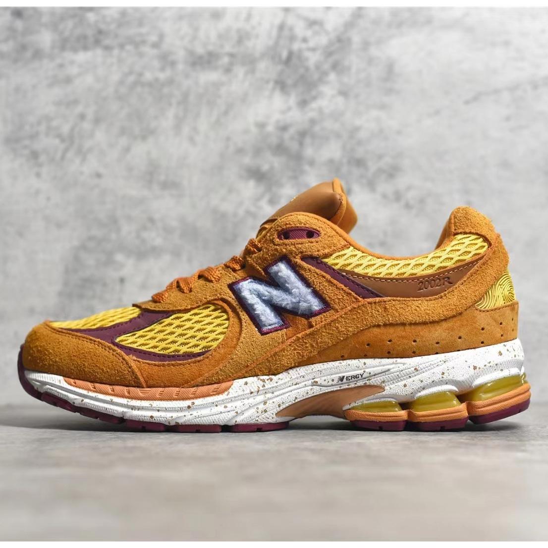 New Balance x SaleheBembury WL2002 Sneakers            - FashionPlug