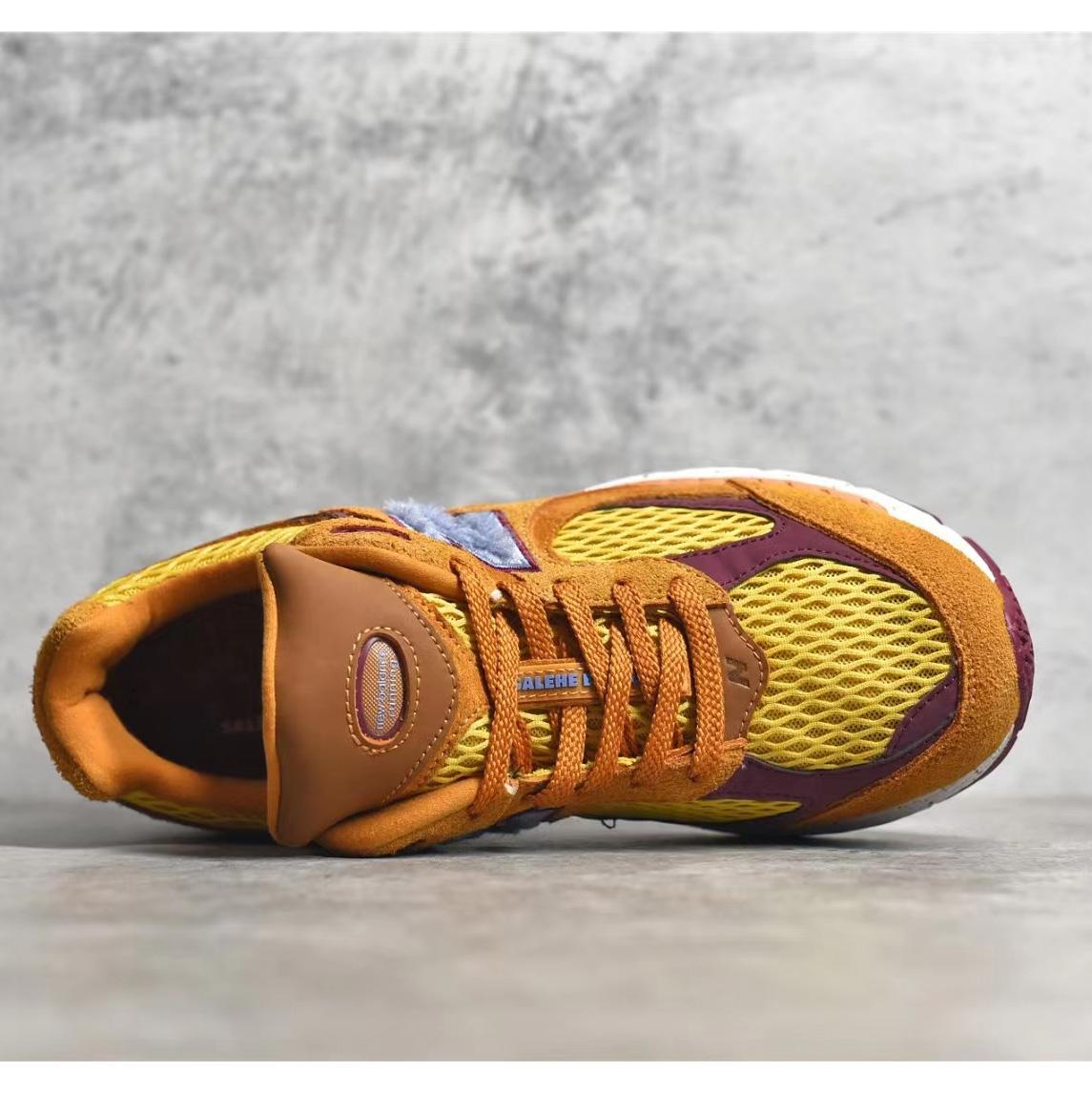 New Balance x SaleheBembury WL2002 Sneakers            - FashionPlug