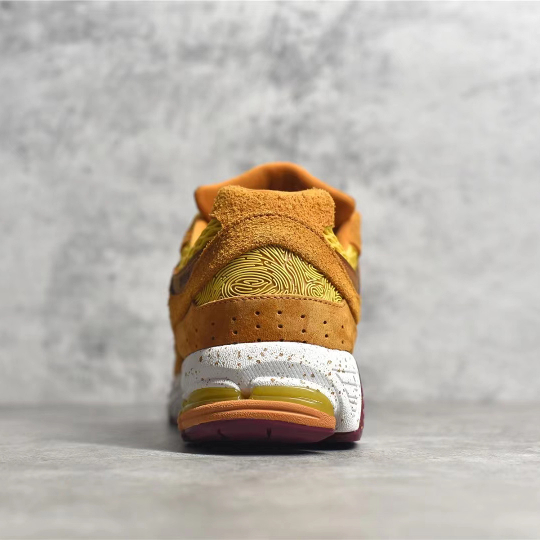 New Balance x SaleheBembury WL2002 Sneakers            - FashionPlug