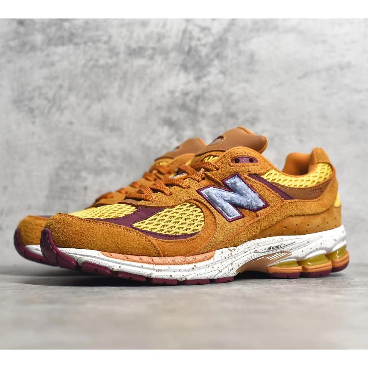New Balance x SaleheBembury WL2002 Sneakers            - FashionPlug