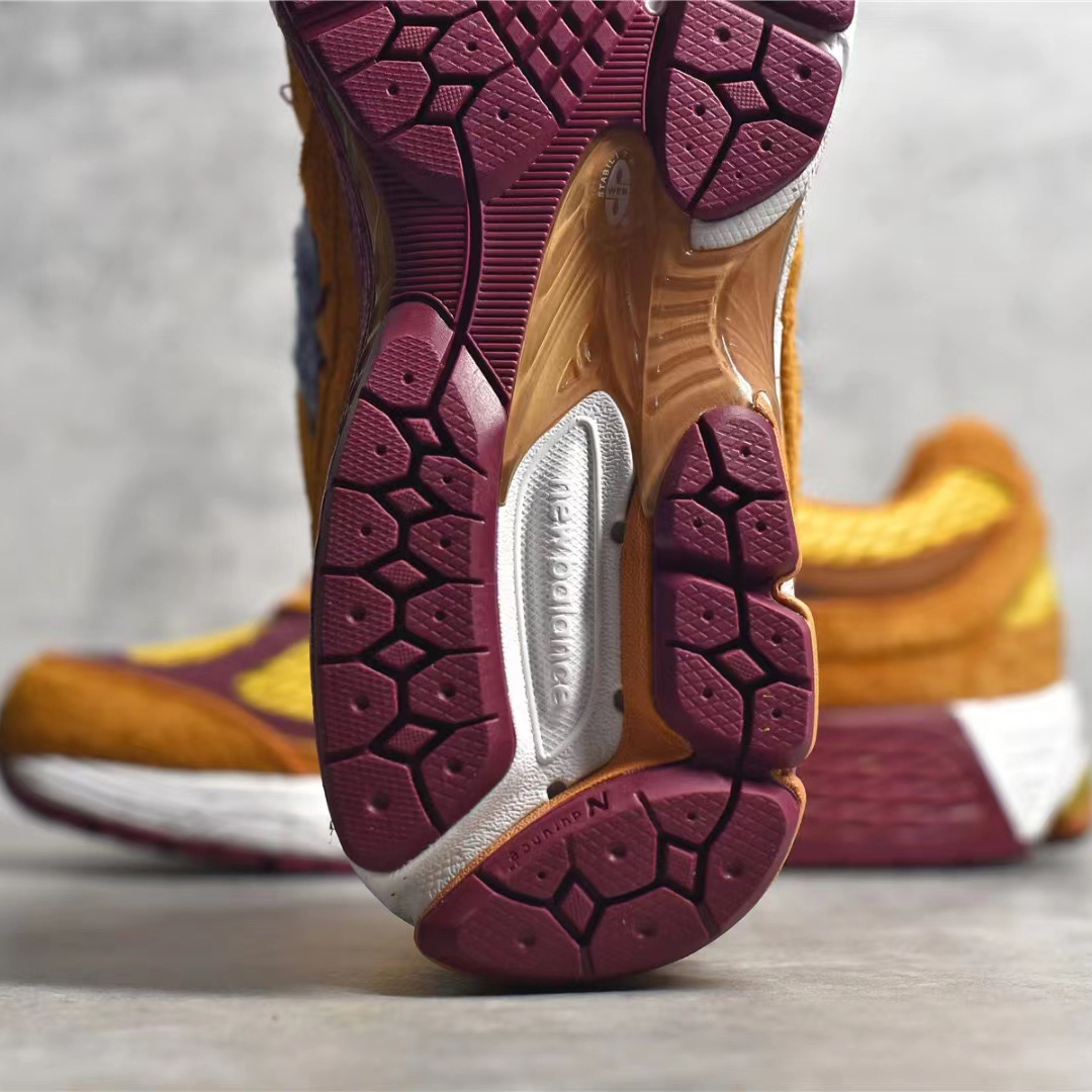 New Balance x SaleheBembury WL2002 Sneakers            - FashionPlug