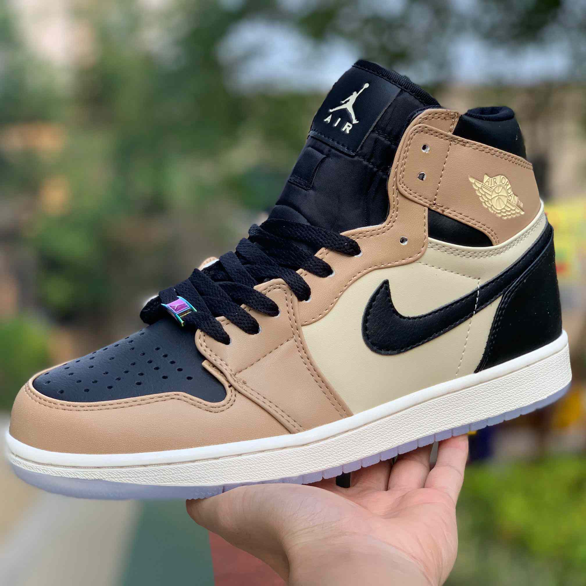 Air Jordan 1 AJ1 Sneaker    AH7389-003 - FashionPlug