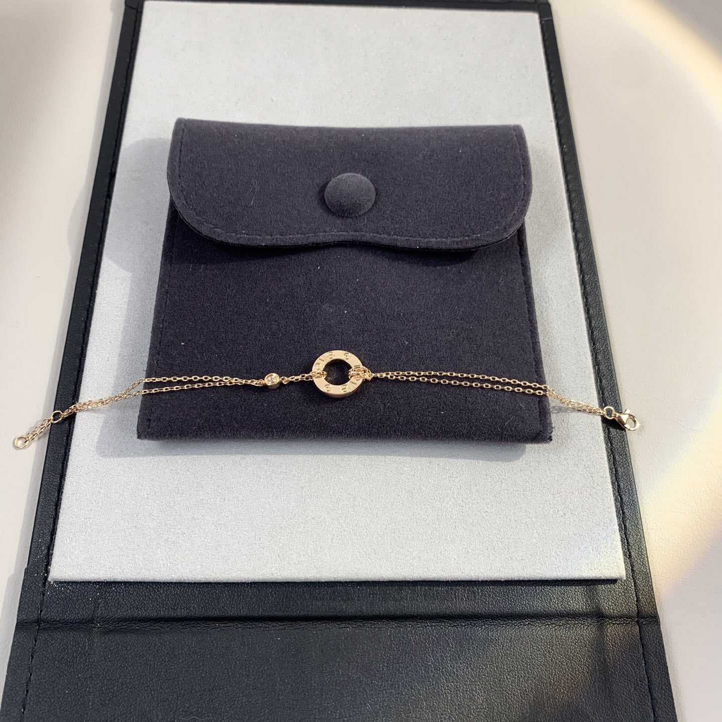 Cartier Love Bracelet - FashionPlug