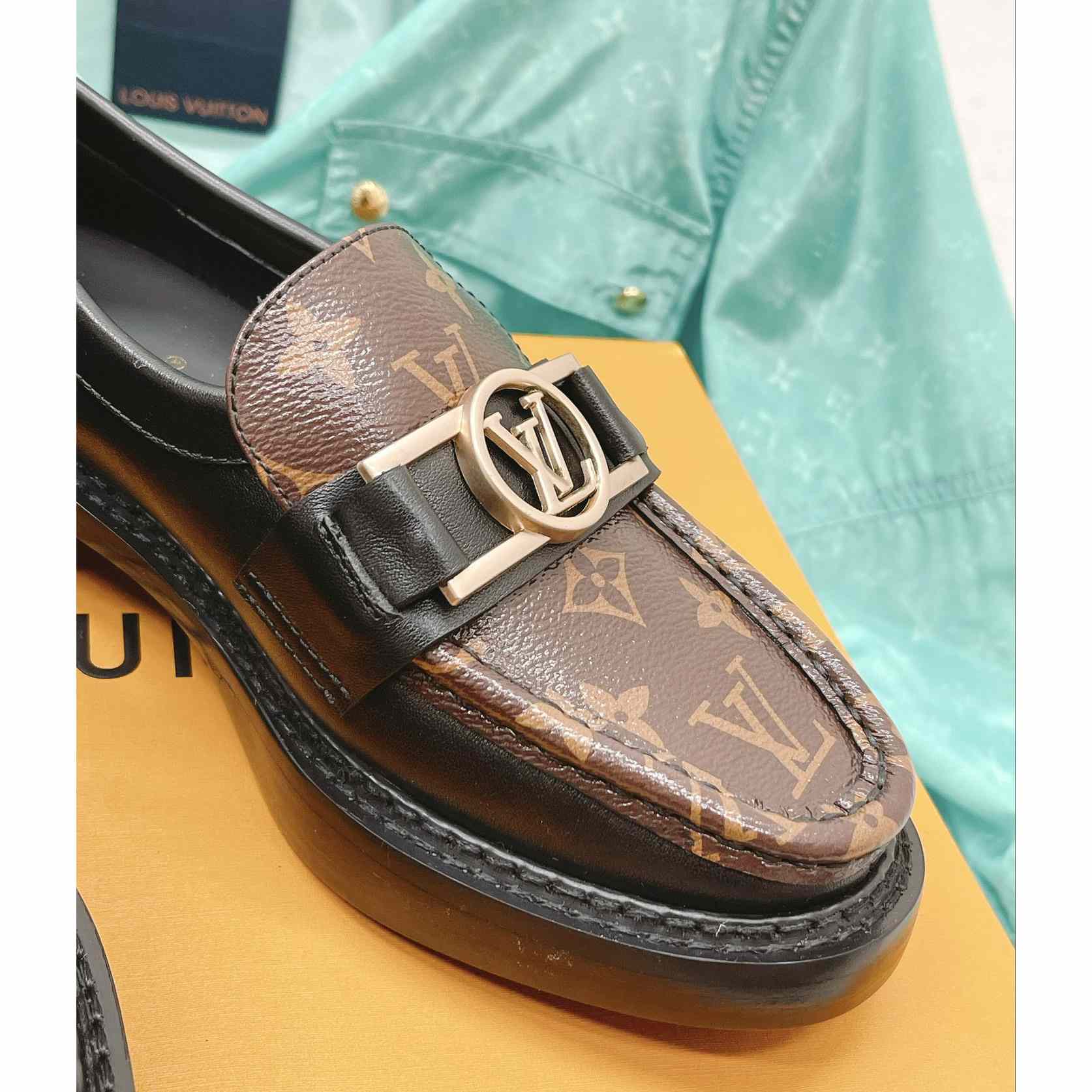 Louis Vuitton Academy Loafer    1A7TXK - FashionPlug
