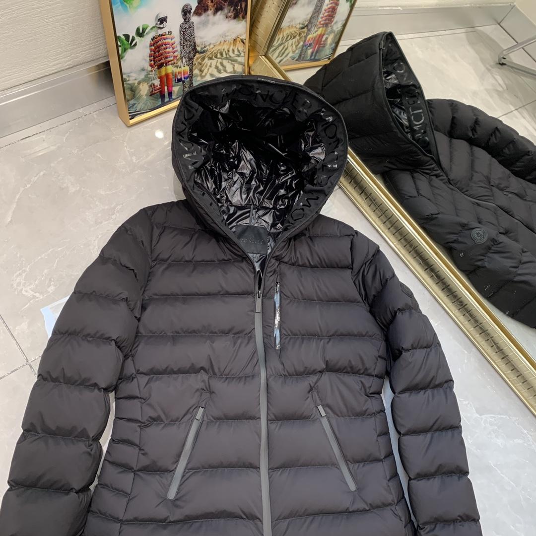 Moncler Herbe Short Down Jacket - FashionPlug