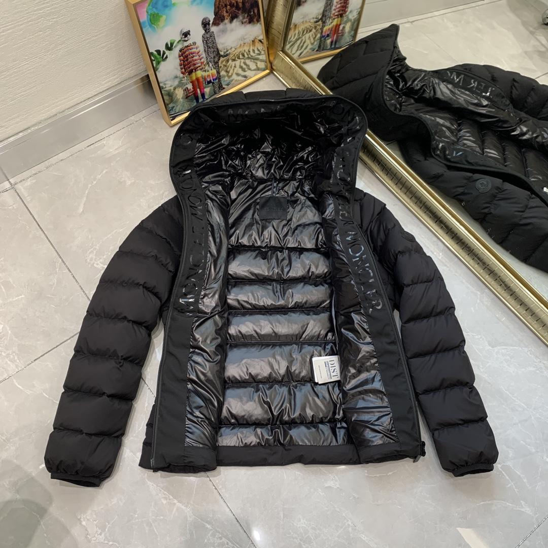 Moncler Herbe Short Down Jacket - FashionPlug
