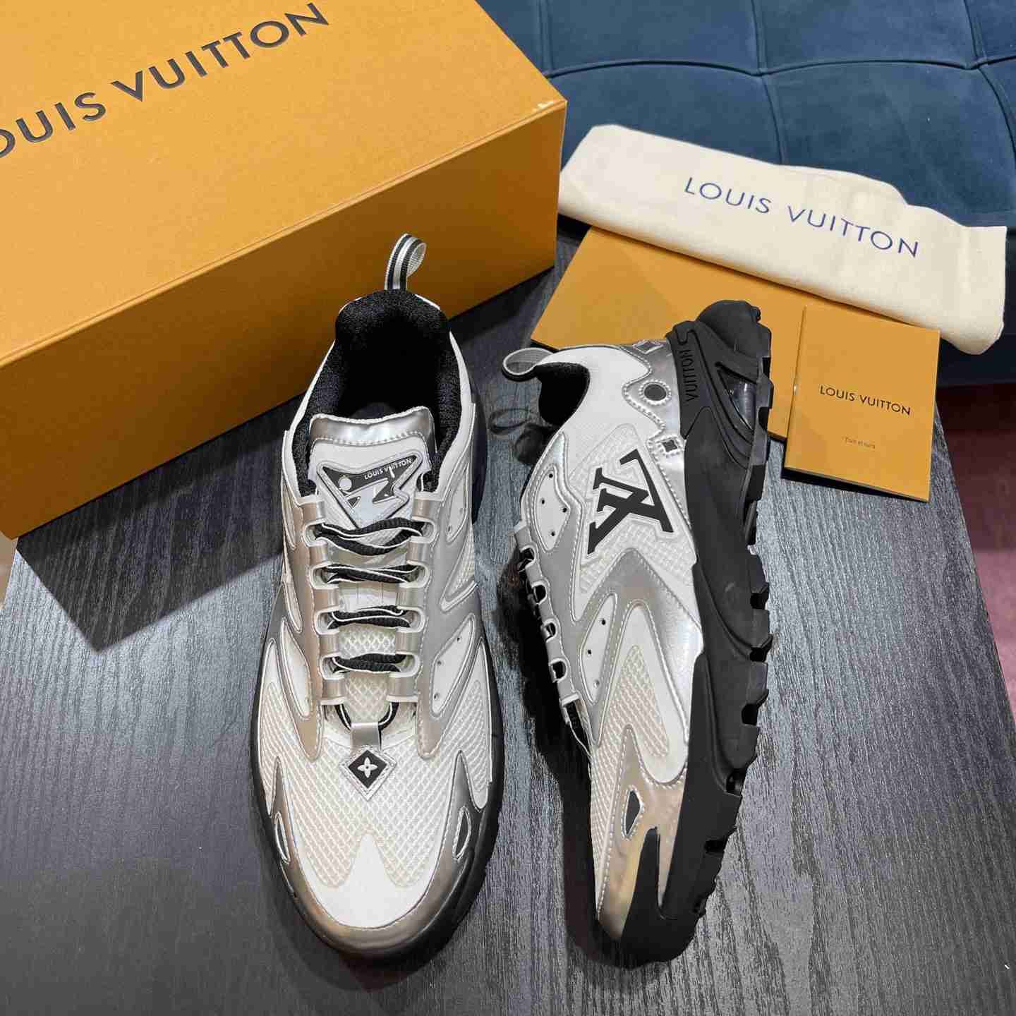 Louis Vuitton Runner Tatic Sneaker(Upon UK Size)     - FashionPlug