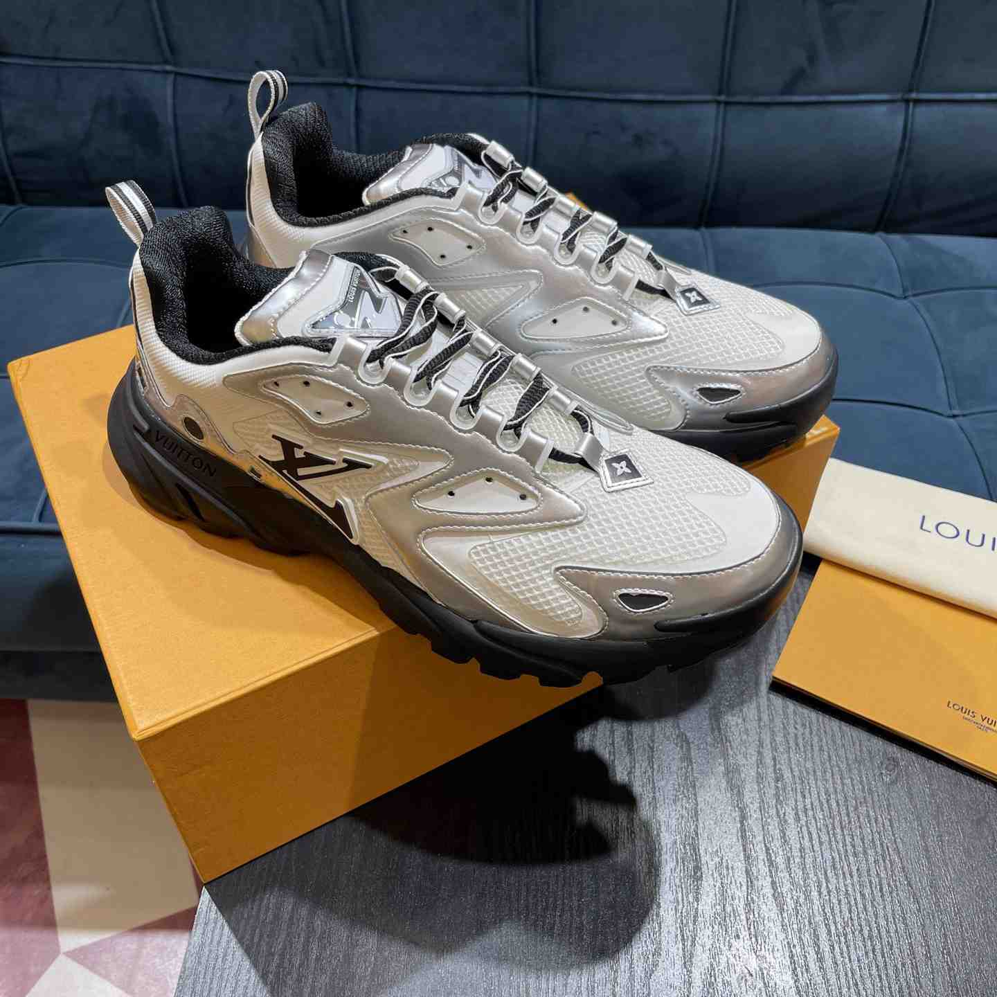 Louis Vuitton Runner Tatic Sneaker(Upon UK Size)     - FashionPlug