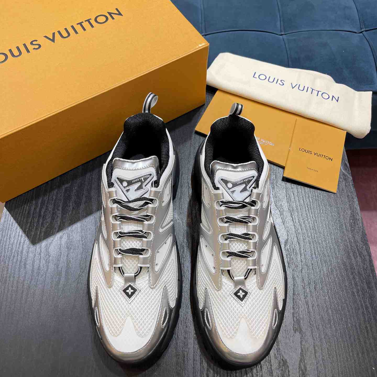 Louis Vuitton Runner Tatic Sneaker(Upon UK Size)     - FashionPlug