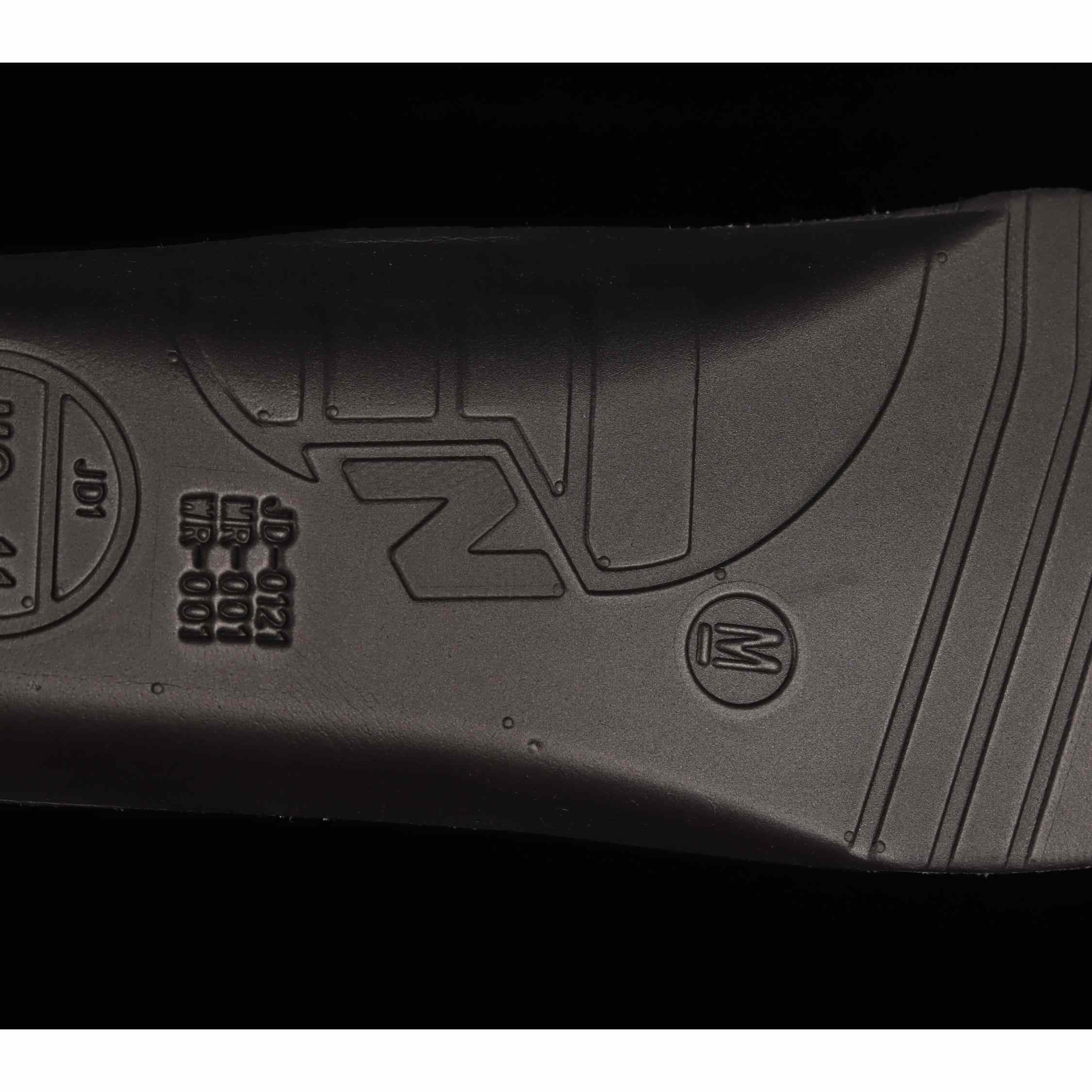 New Balance NB990 Sneakers           M990GJ3 - FashionPlug