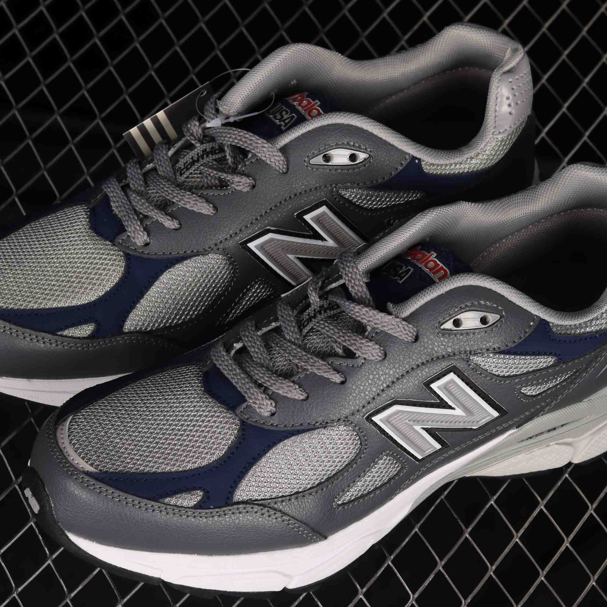 New Balance NB990 Sneakers           M990GJ3 - FashionPlug