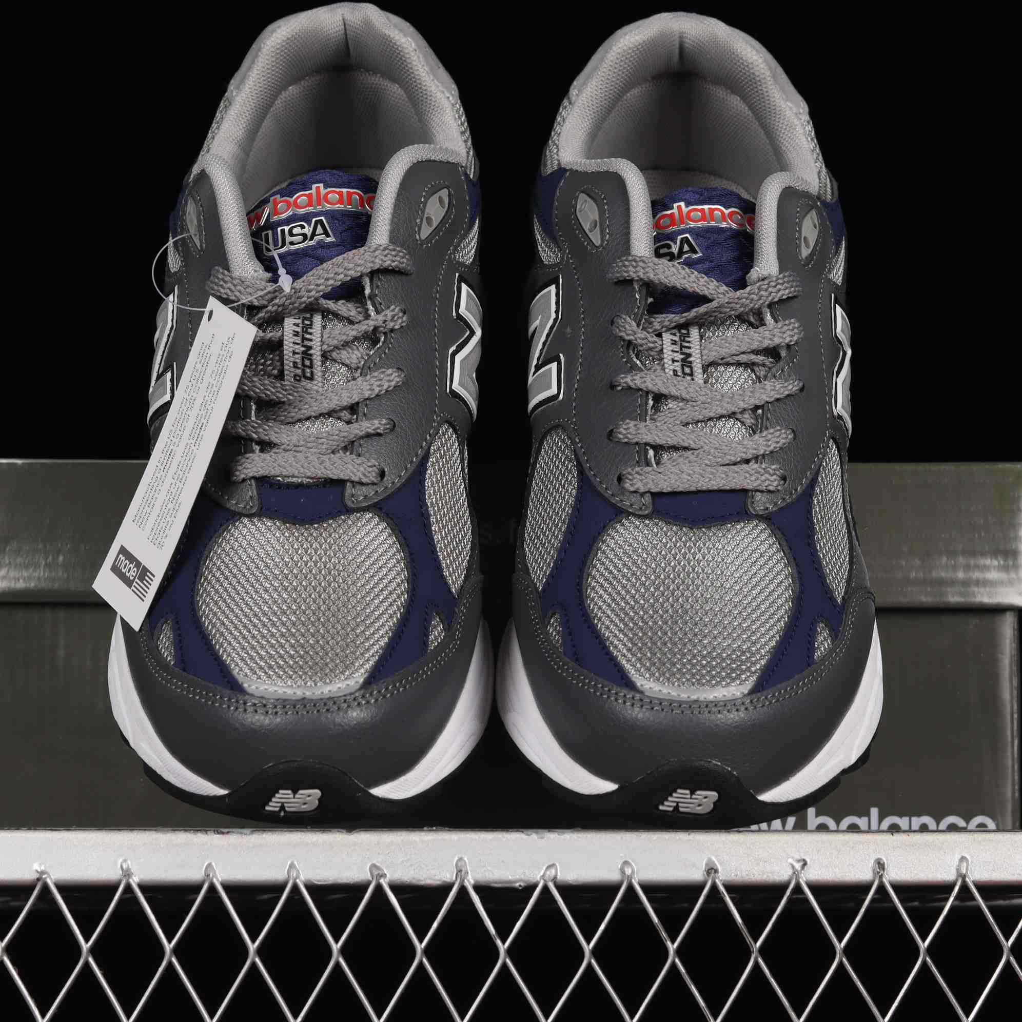 New Balance NB990 Sneakers           M990GJ3 - FashionPlug