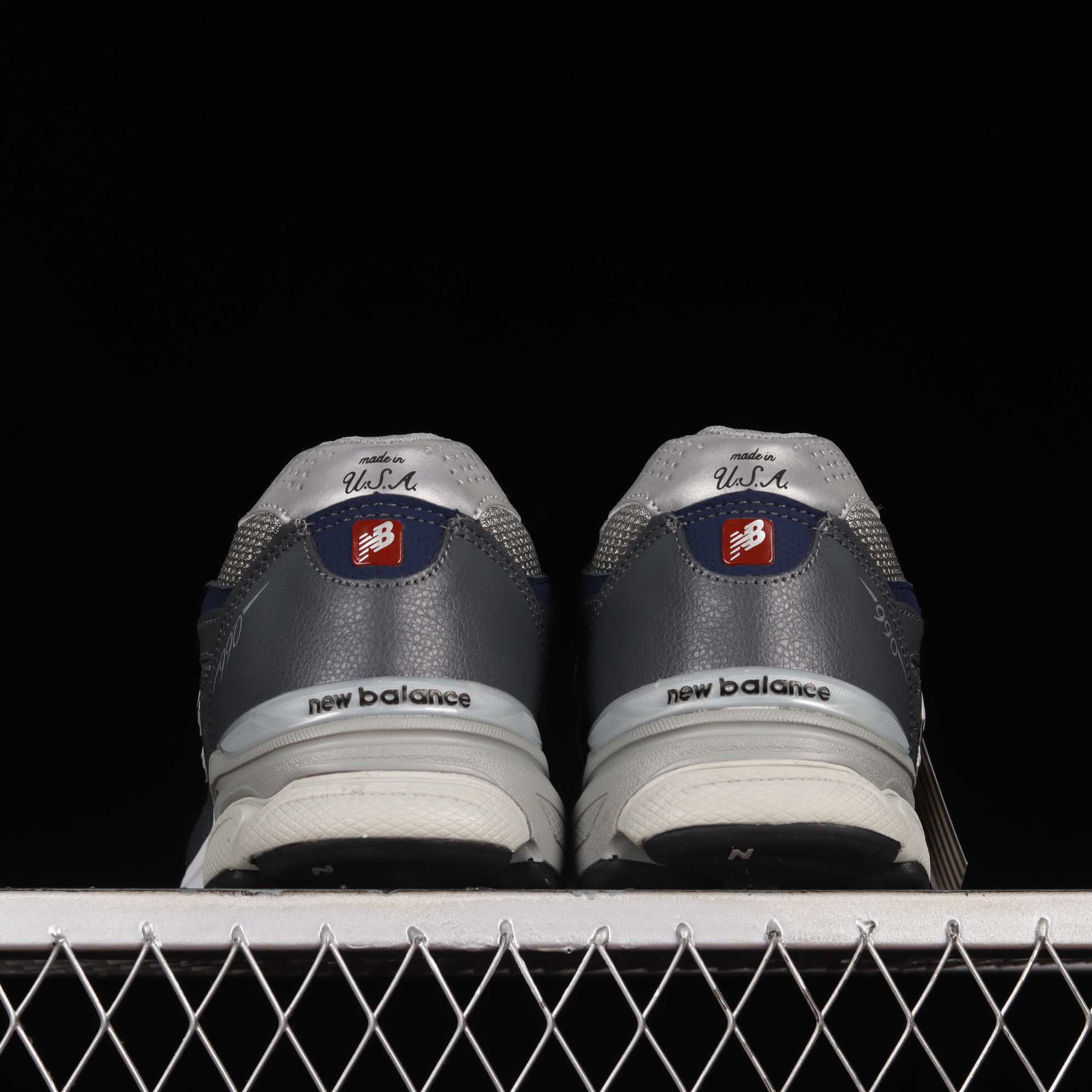 New Balance NB990 Sneakers           M990GJ3 - FashionPlug