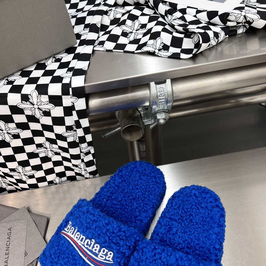 Balenciaga Furry Slide Sandal - FashionPlug
