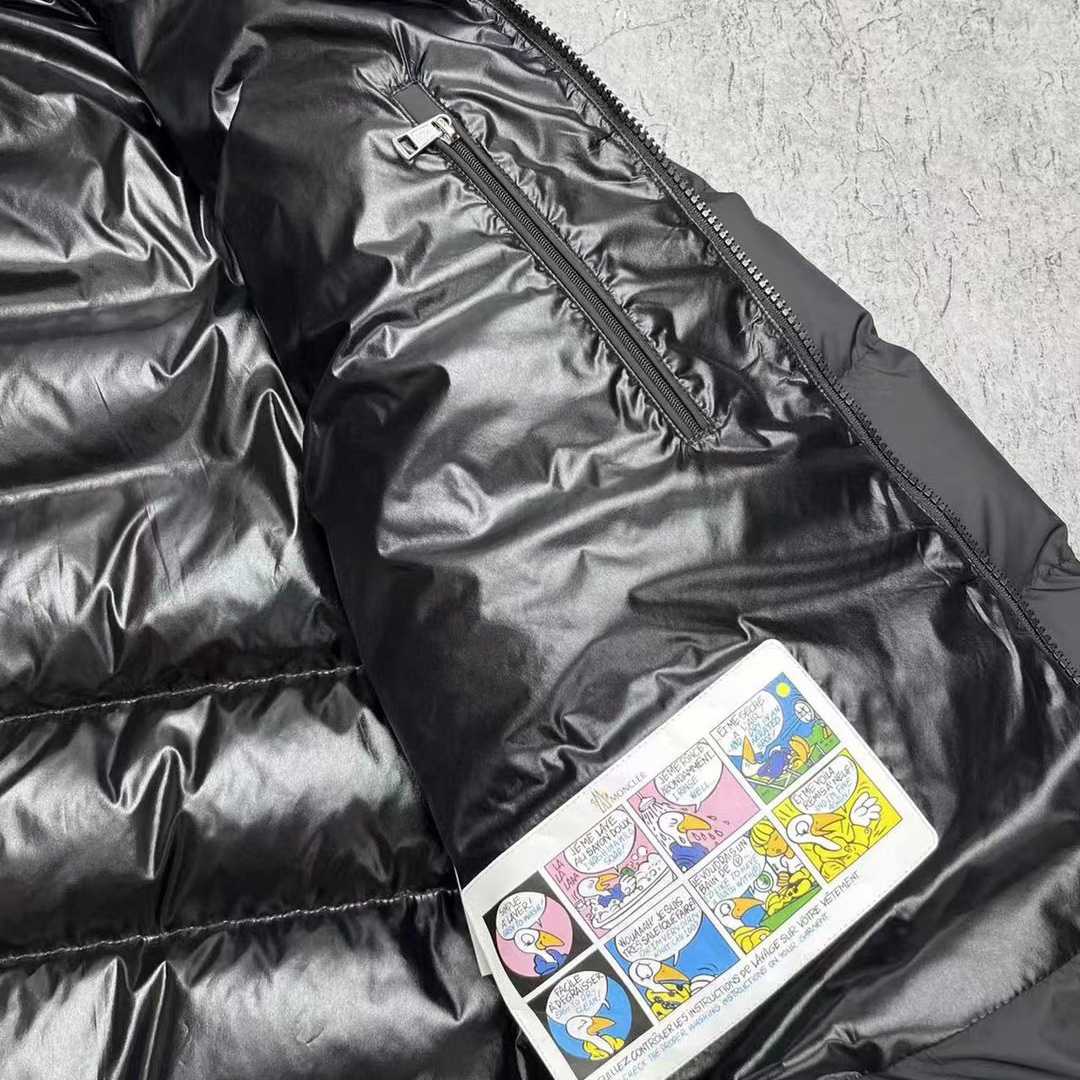 Moncler Cardere Short Down Jacket - FashionPlug