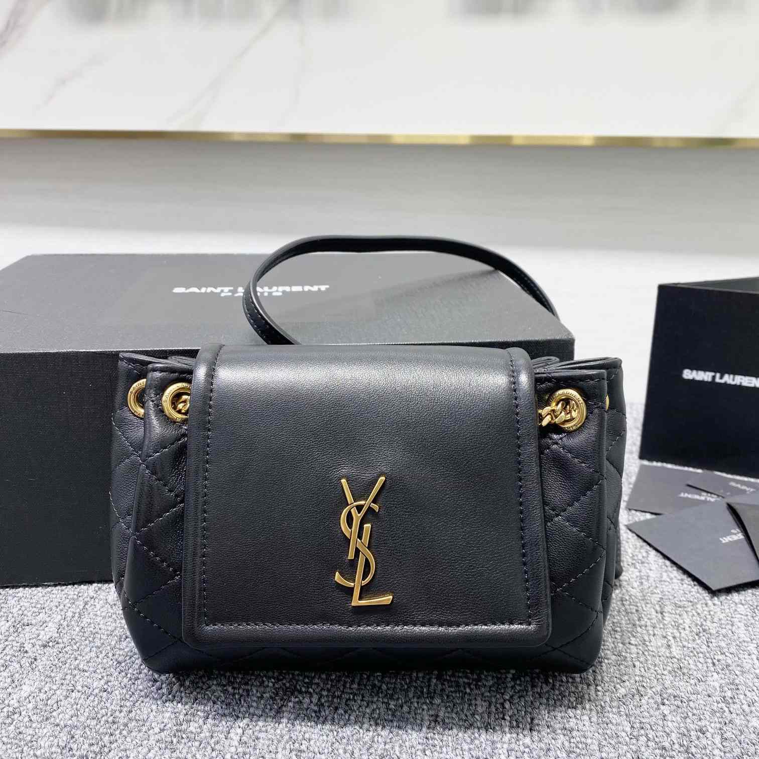 Saint Laurent Mini Nolita In Lambskin(18-13-6cm) - FashionPlug