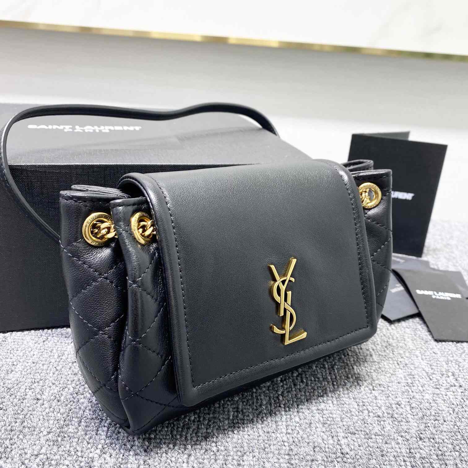 Saint Laurent Mini Nolita In Lambskin(18-13-6cm) - FashionPlug