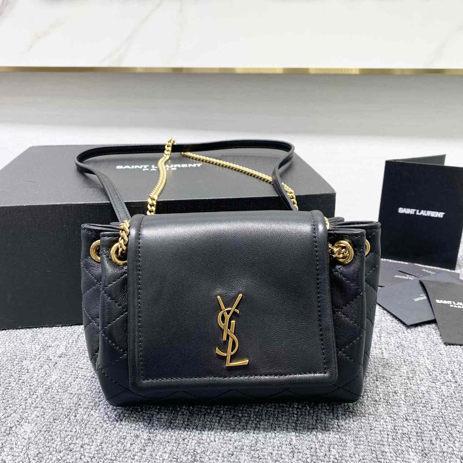Saint Laurent Mini Nolita In Lambskin(18-13-6cm) - FashionPlug