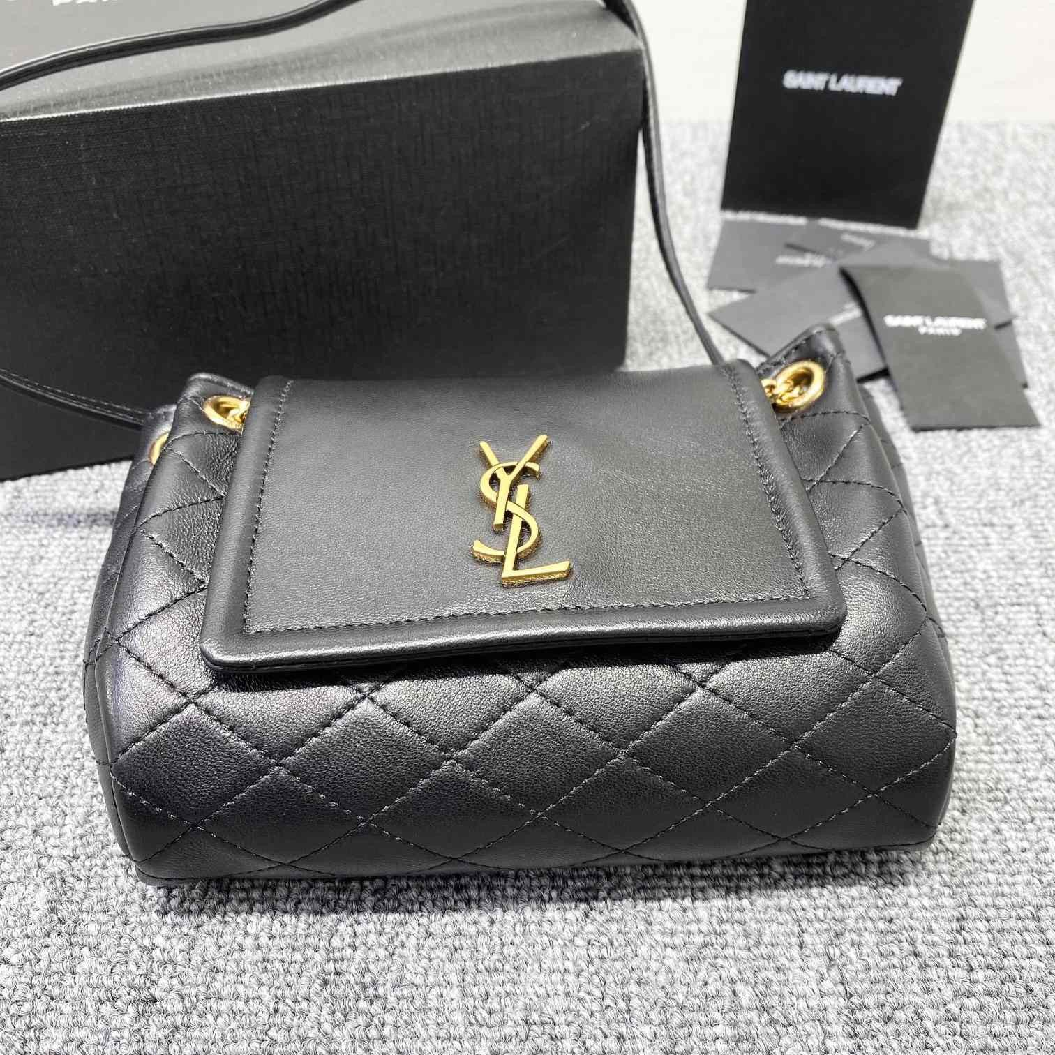 Saint Laurent Mini Nolita In Lambskin(18-13-6cm) - FashionPlug
