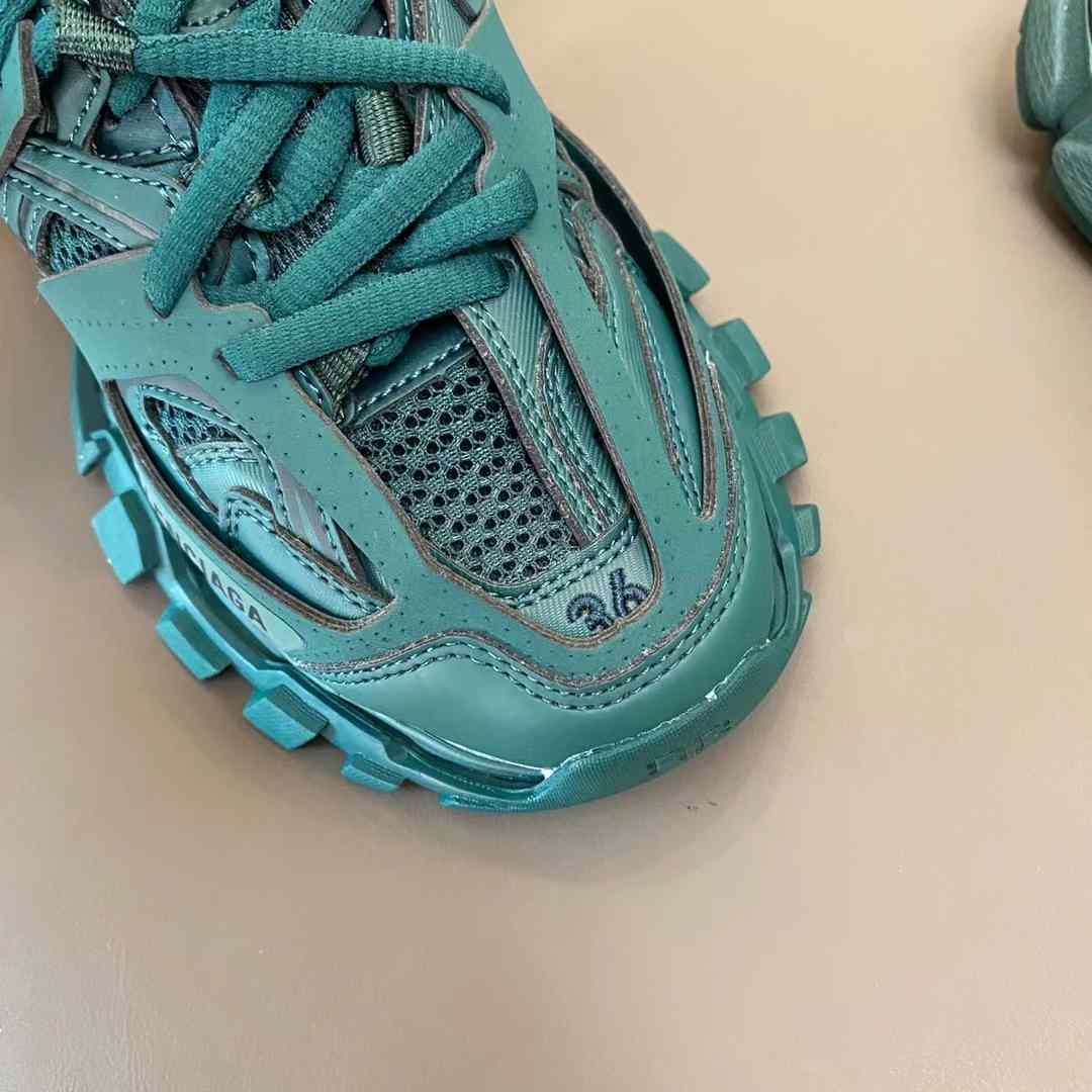 Balenciaga Track 3.0 Sneaker  - FashionPlug