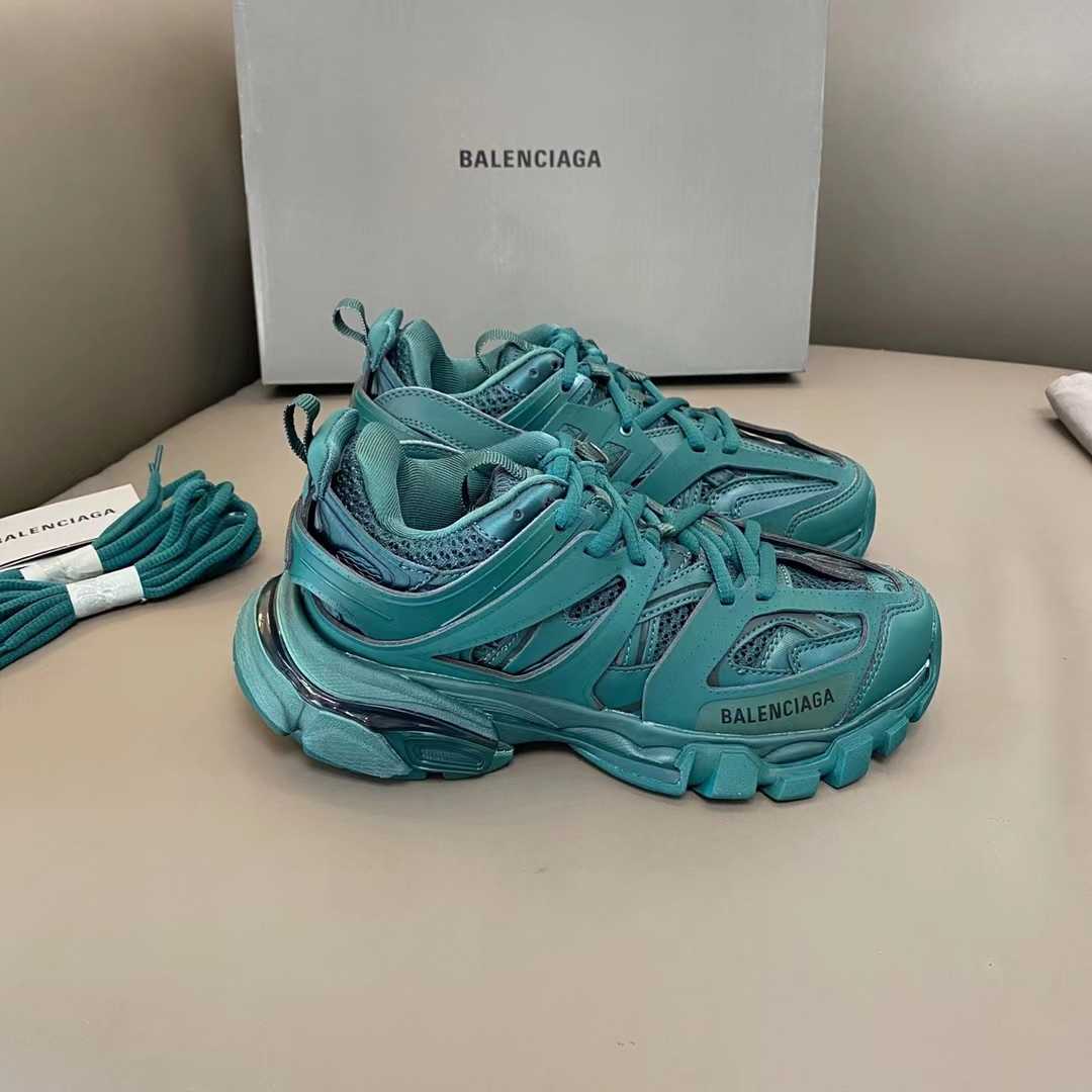 Balenciaga Track 3.0 Sneaker  - FashionPlug