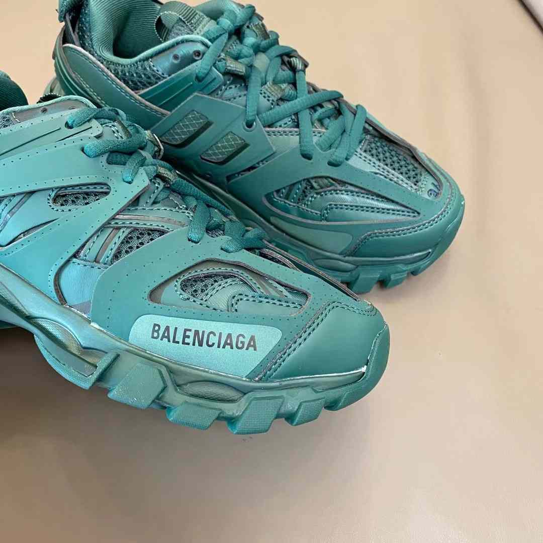 Balenciaga Track 3.0 Sneaker  - FashionPlug