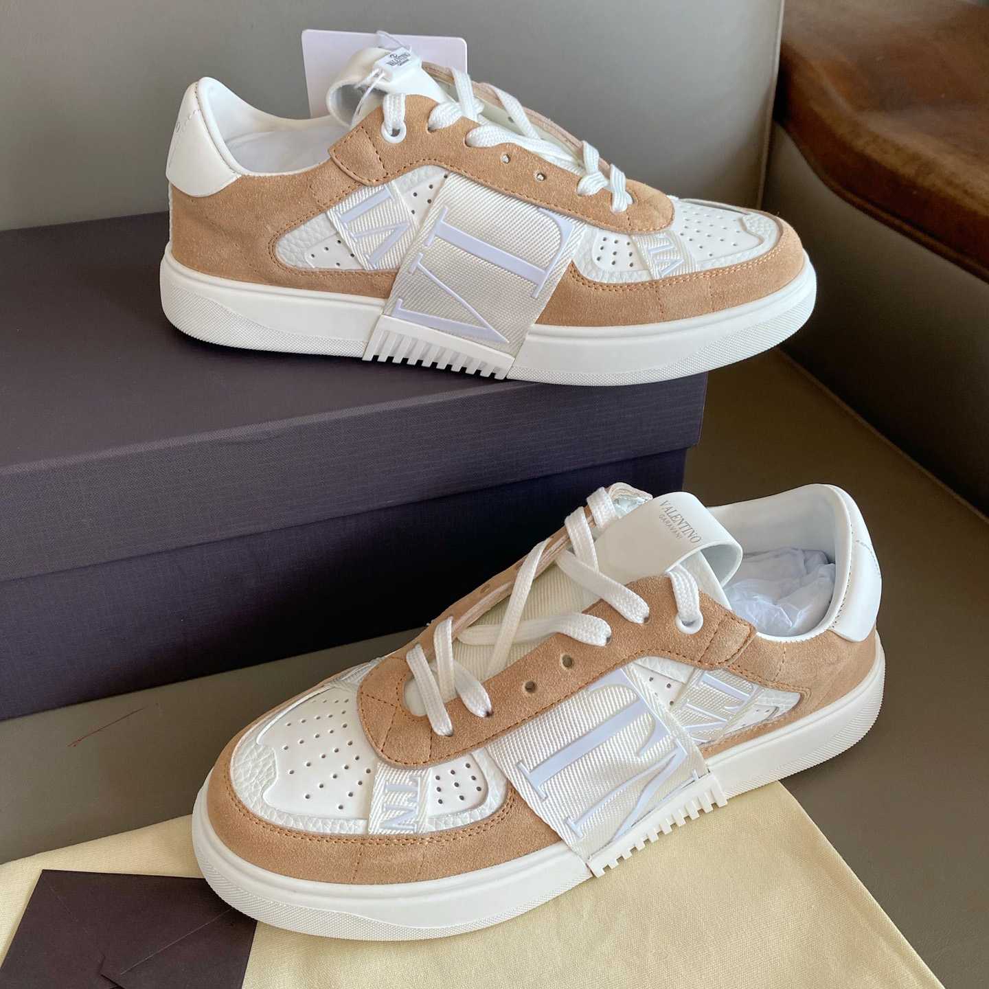 Valenti Low-Top Calfskin Vl7n Sneaker With Bands - FashionPlug