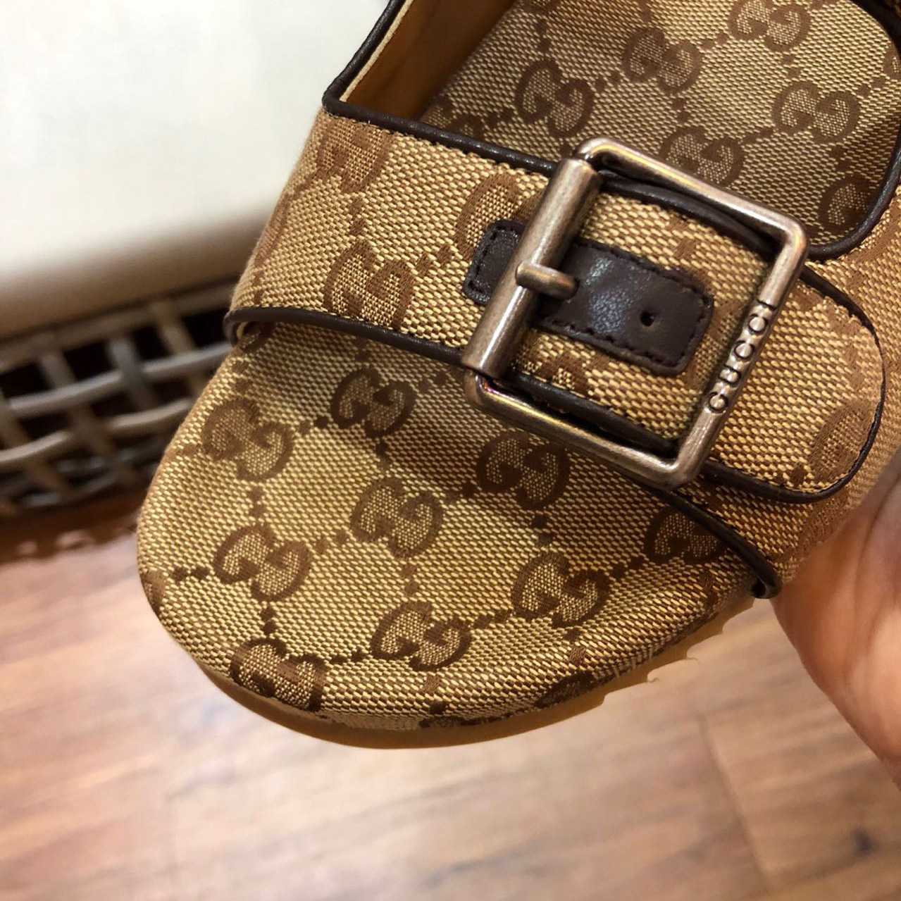 Gucci Men's Slide Sandal With Straps - FashionPlug