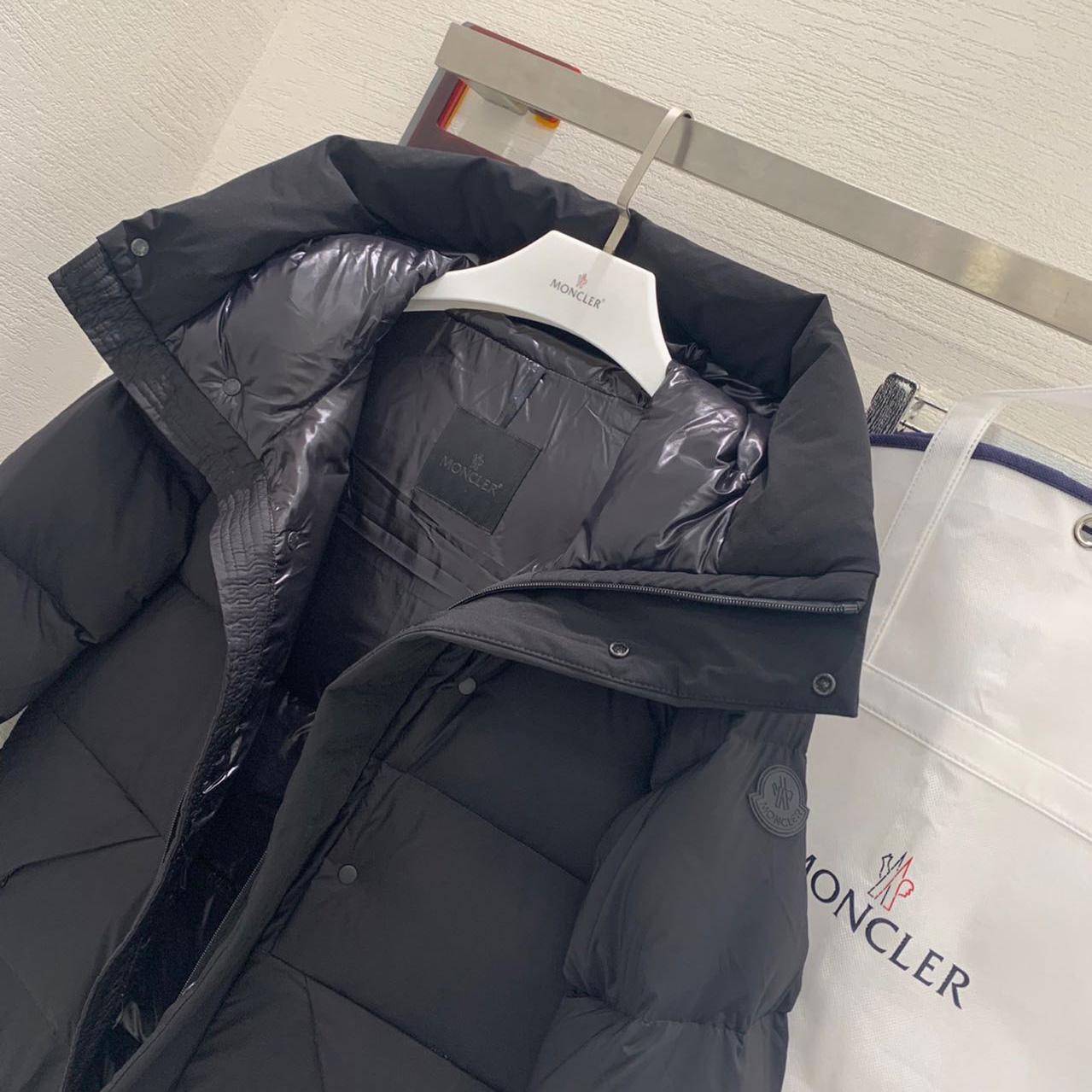 Moncler Short Down Jacket - FashionPlug